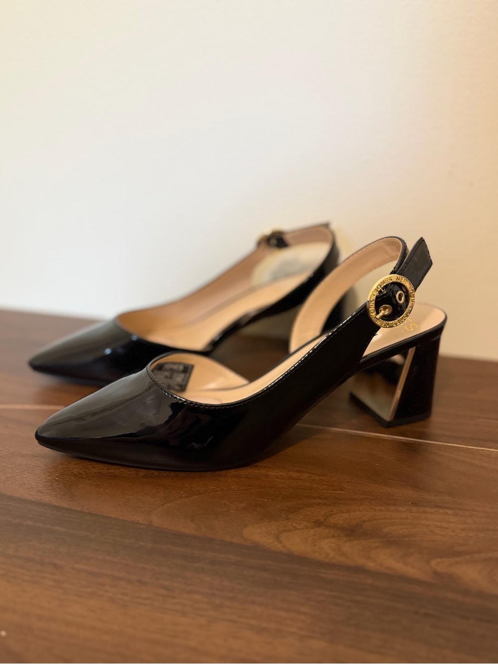 Jones New York Candree Black Patent Slingback Pumps Gold Buckle Heels 7.5W